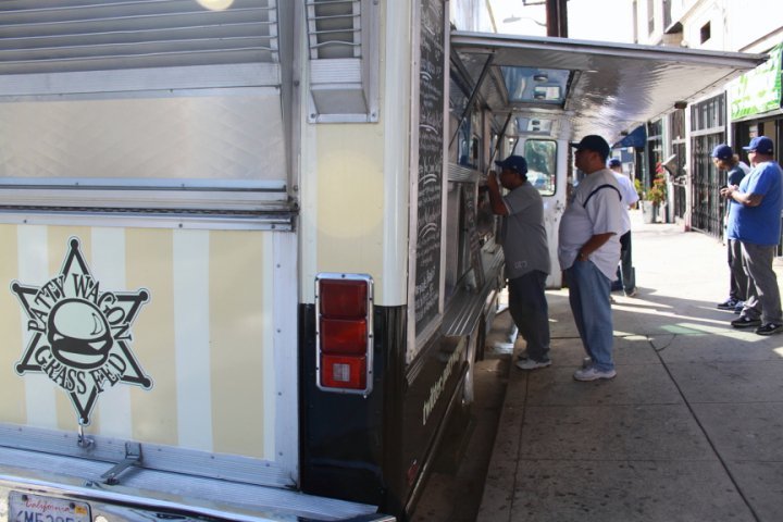 dodger fans ordering pattywagon burgers